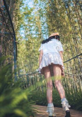 国产成人久久综合一区四季_DVD迅雷电影在线